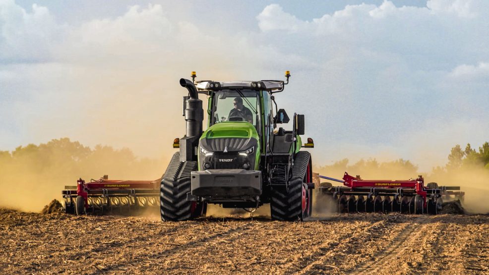 Fendt 1100 Vario MT Series Tractor
