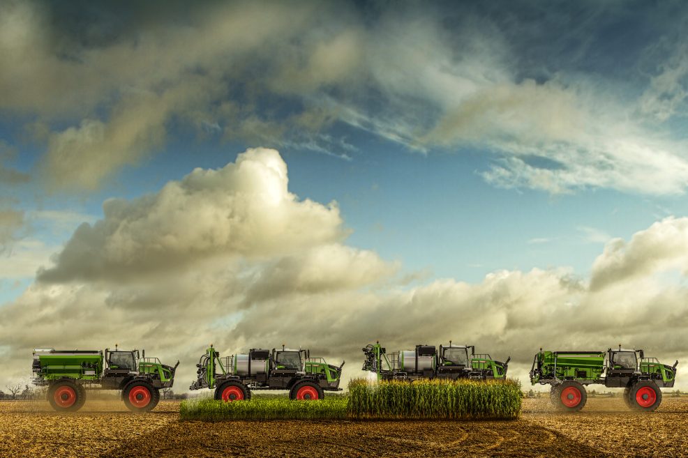 Fendt Rogator 900 Series Applicators in Field