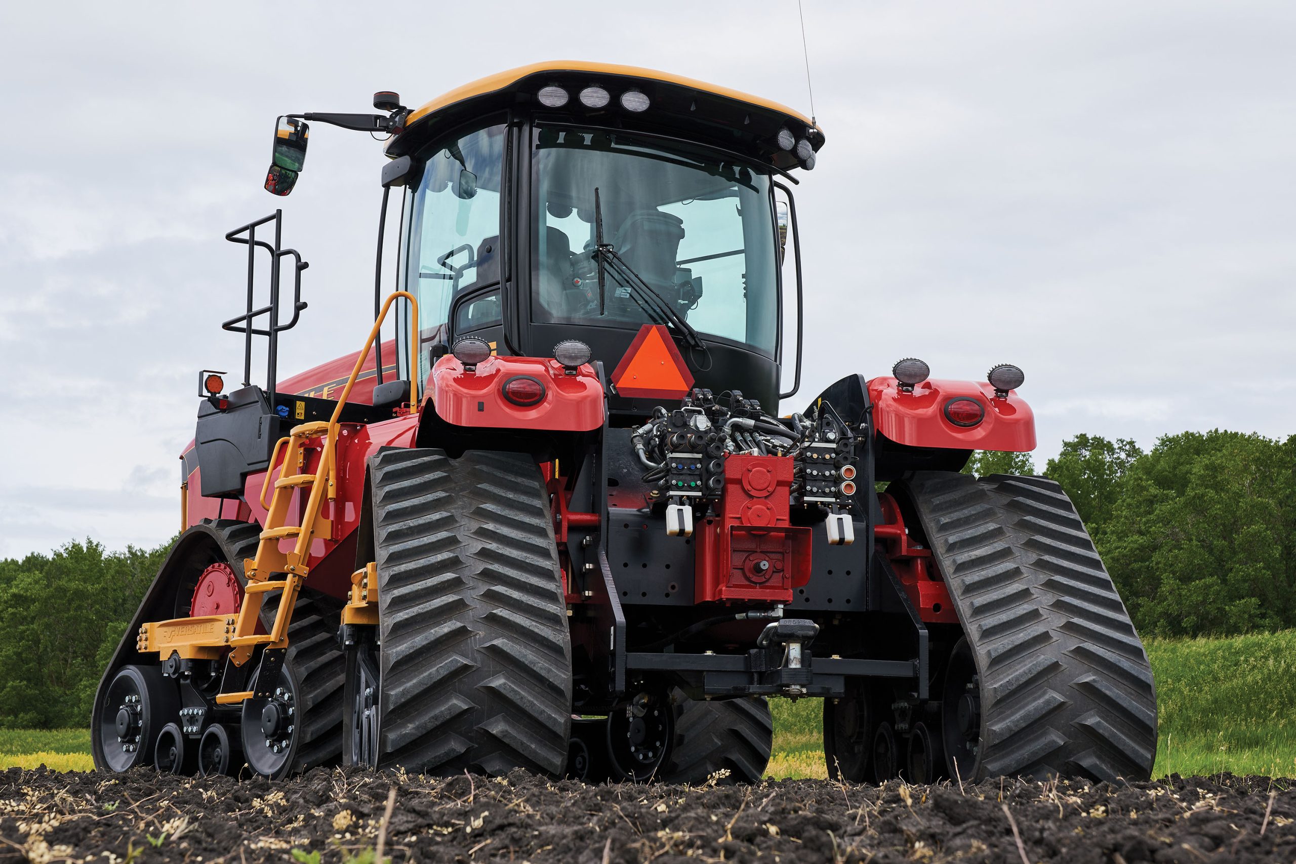 Versatile DeltaTrack 580DT Tractor