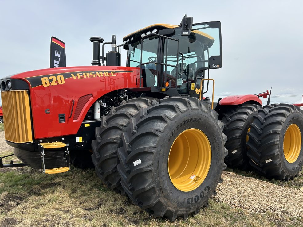 Versatile 620 Tractor