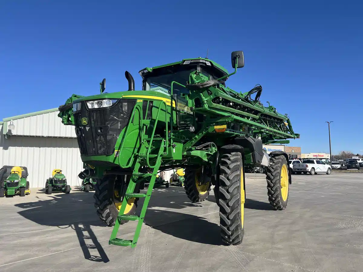Image for John Deere 410R Sprayer