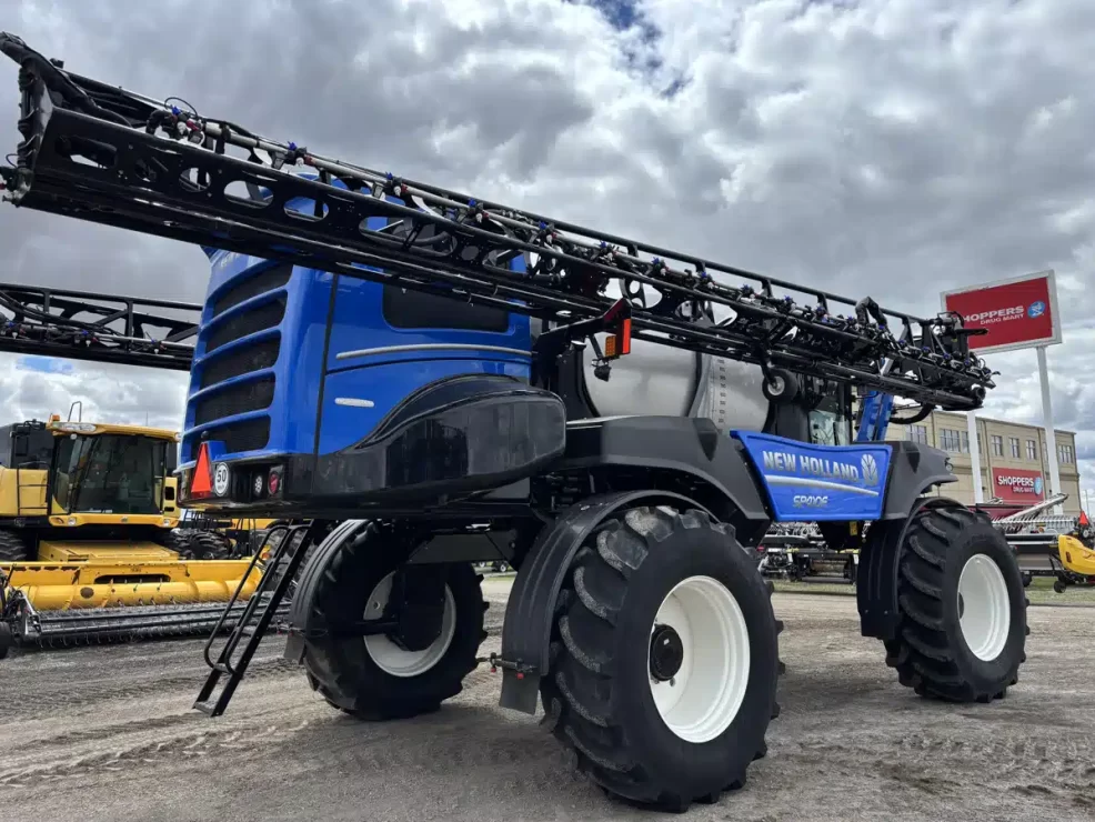 New Holland SP410F Sprayer - Rear