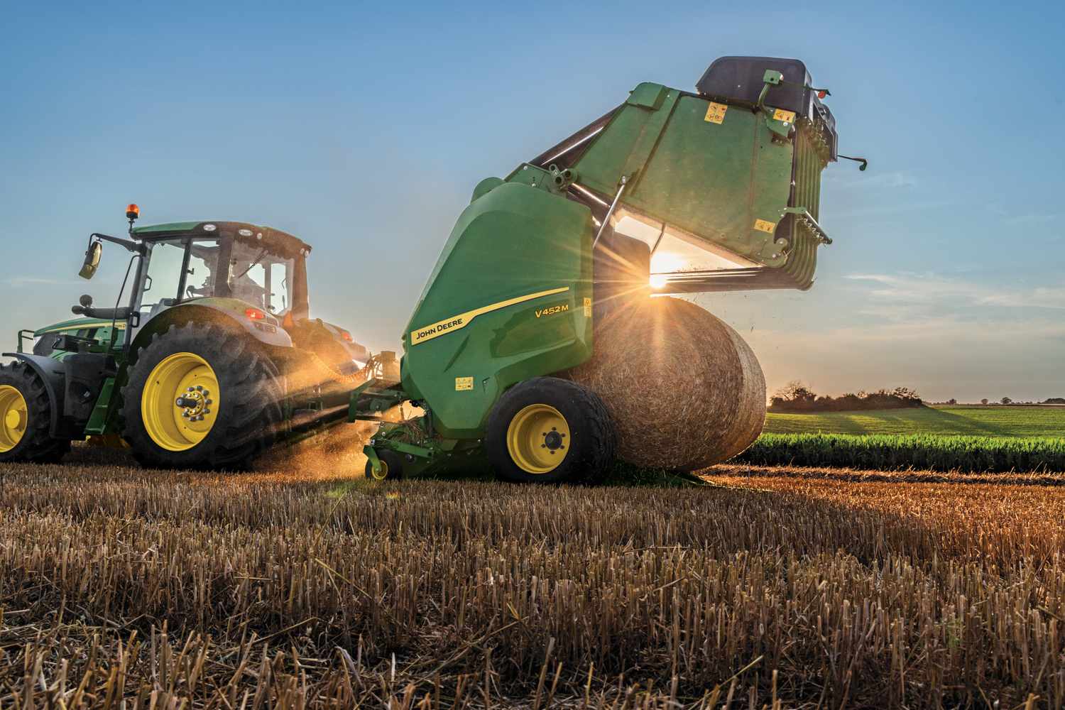 John Deere V452M Round Baler